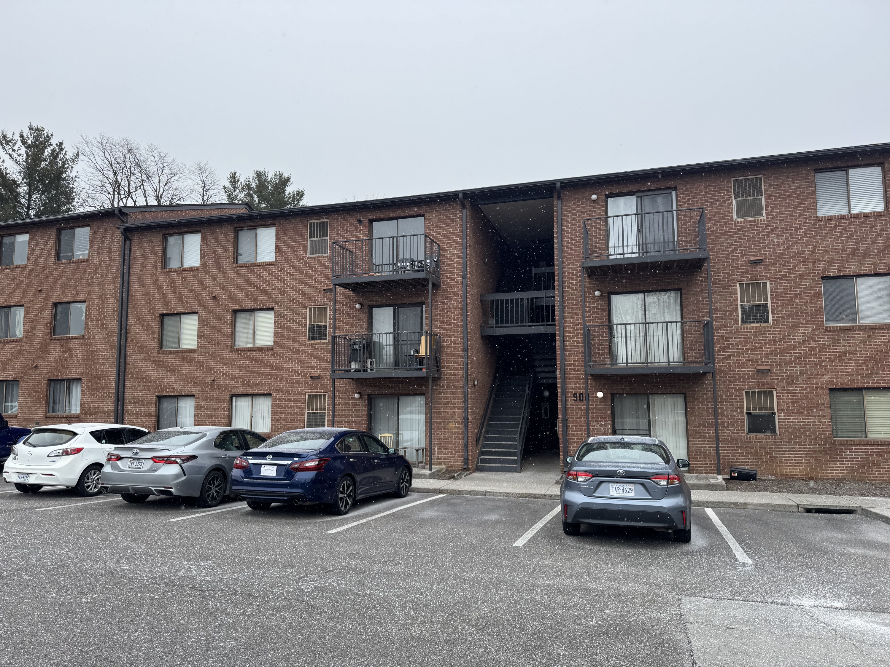 909 Montgomery Street Northwest